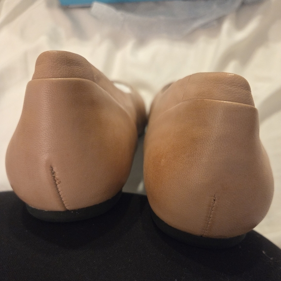 SoftWalk Tan Leather Flats with Cushioned Footbed - Picture 3 of 13